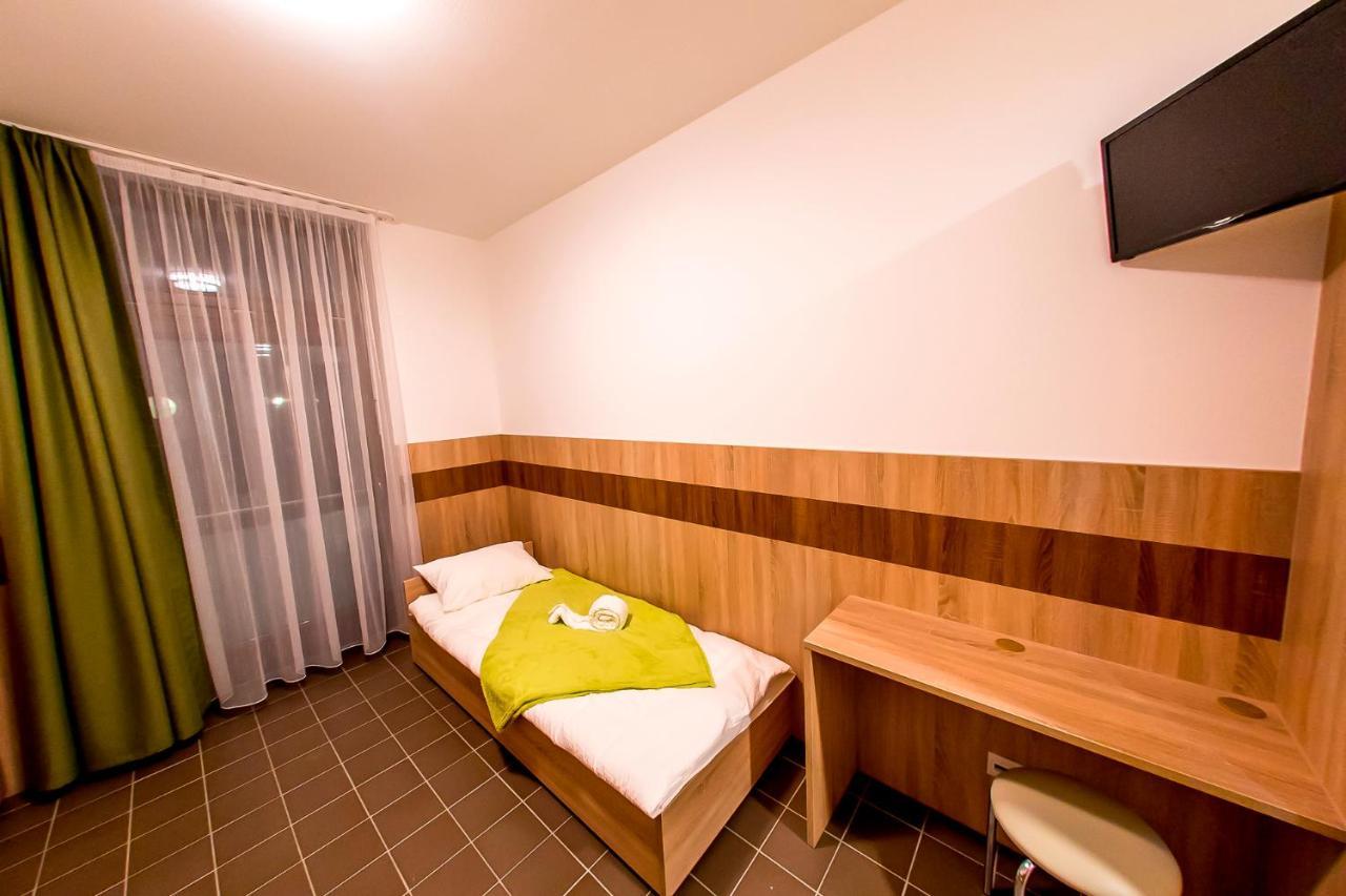 Bed and Breakfast Cvse Clubhaz Es Panzio Цеглед Экстерьер фото