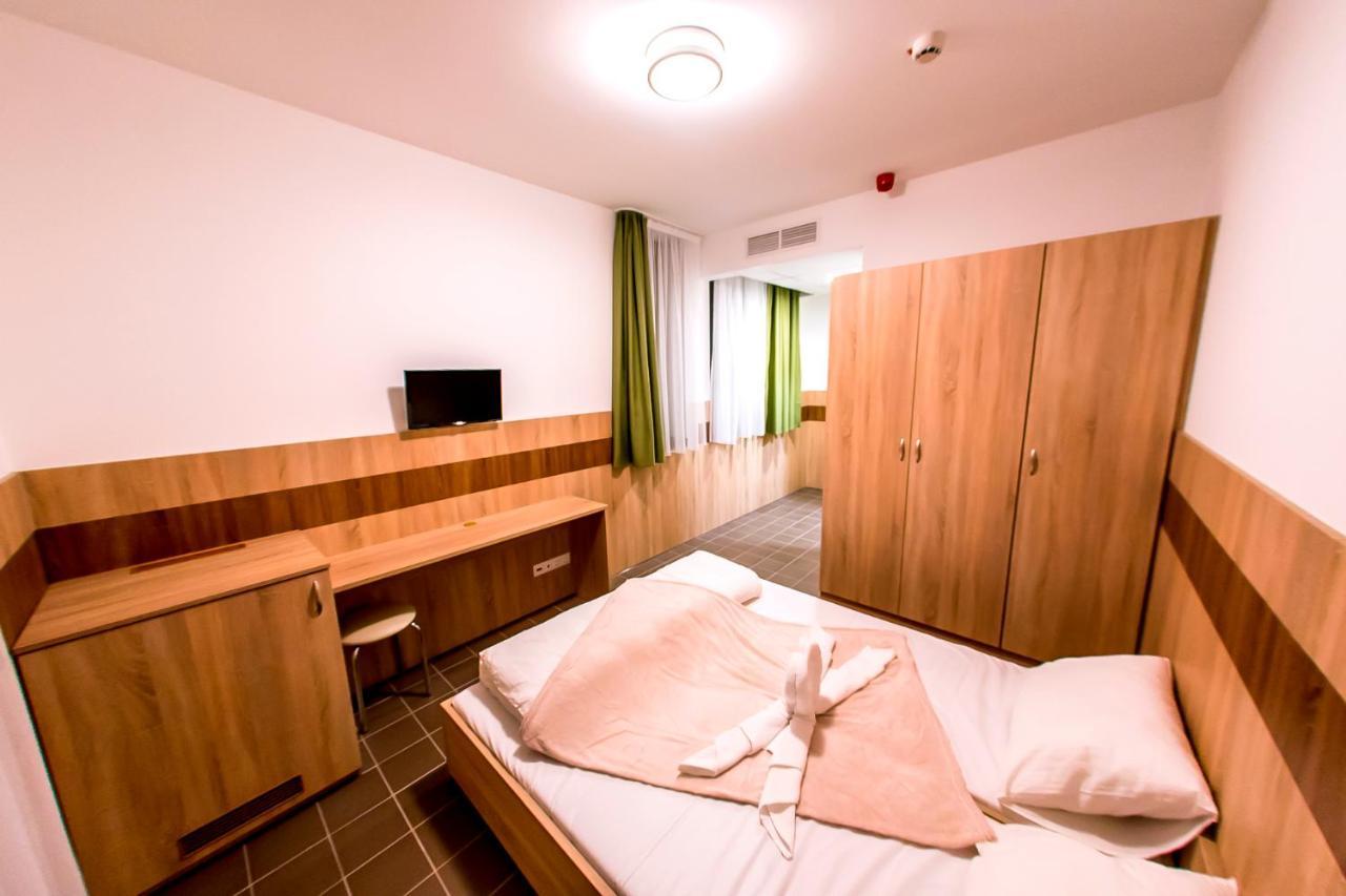 Bed and Breakfast Cvse Clubhaz Es Panzio Цеглед Экстерьер фото